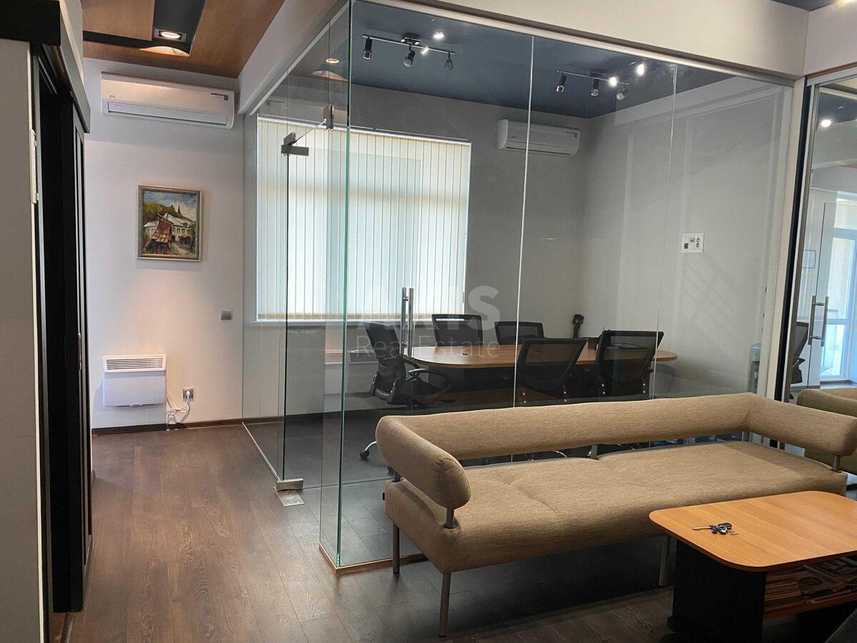 Office vul. Lyps'ka 19/7, 200m2621939