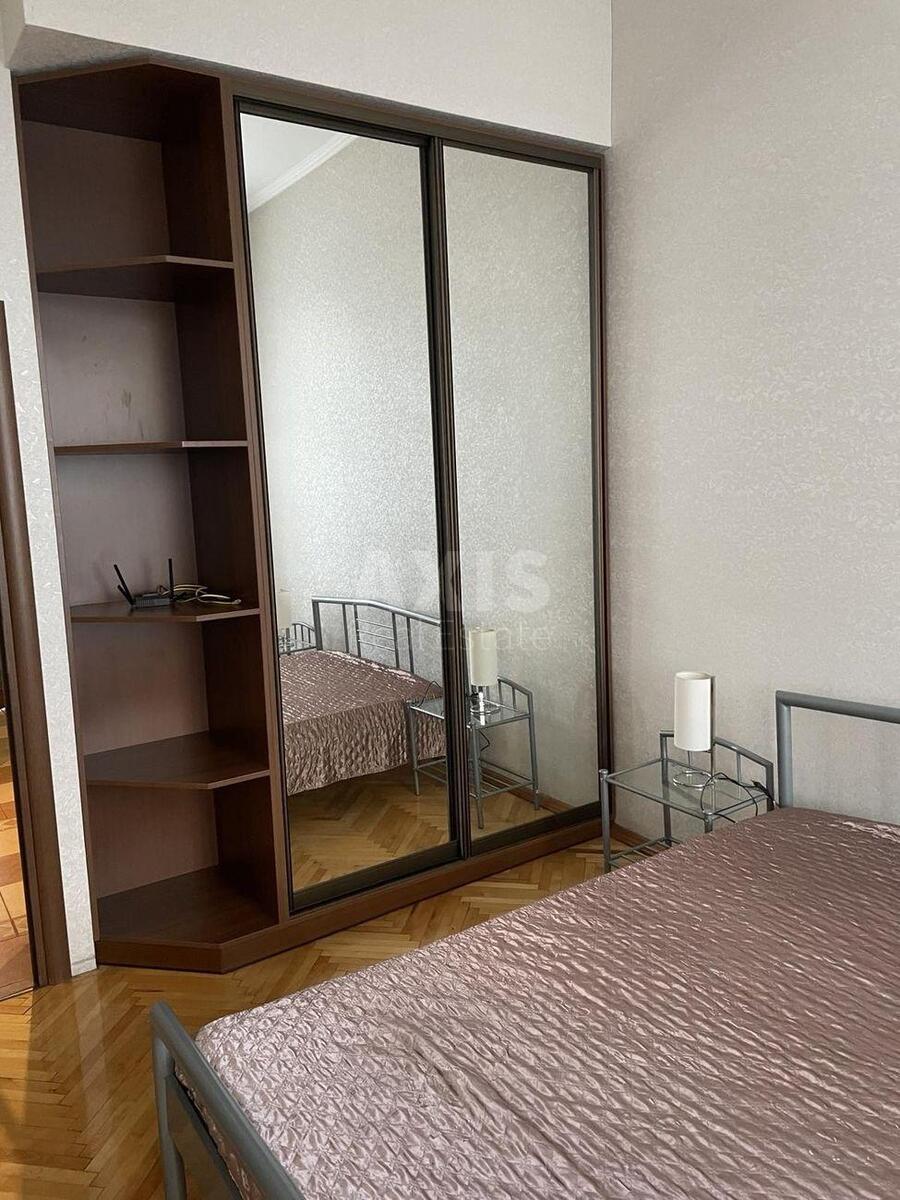 1k apartment vul. Volodymyrs'ka 92/396