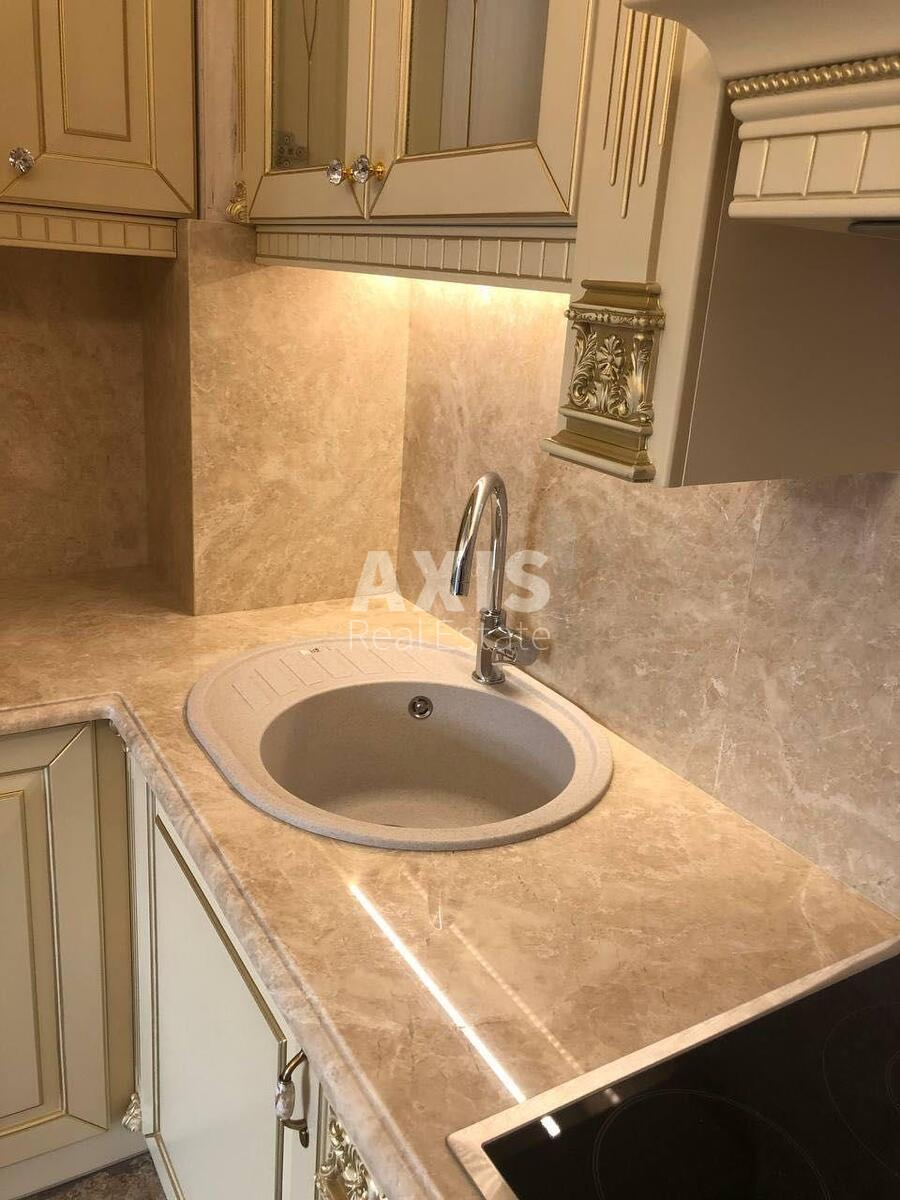 2k apartment vul. Myhajla Maksymovycha 240