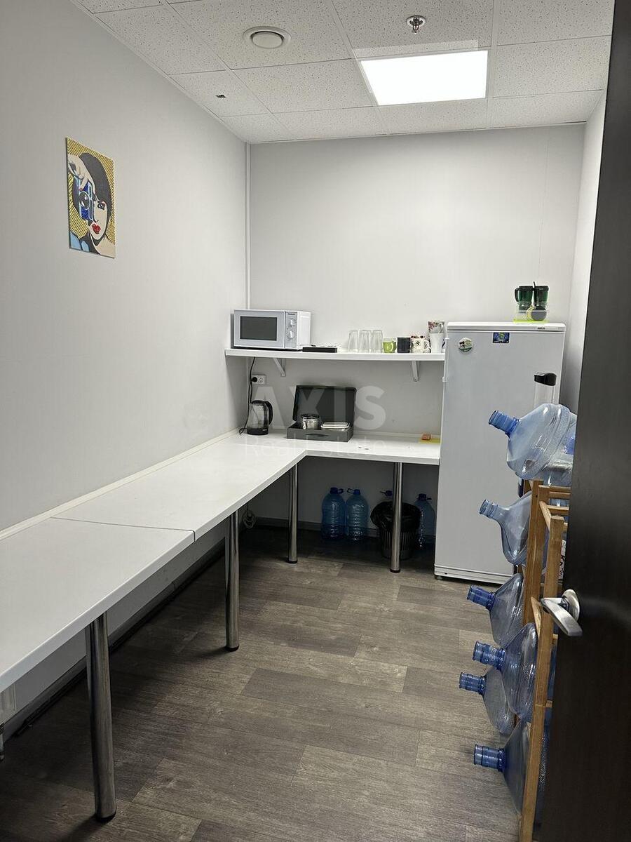 Office nab. Dniprovs'ka 26Г, 114m210