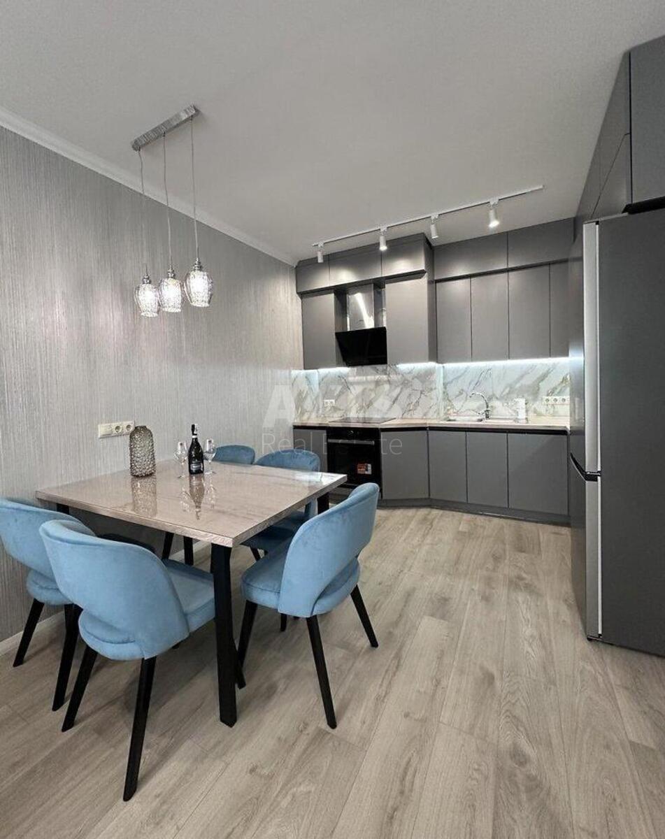 2к квартира ул. Александра Олеся 10564390