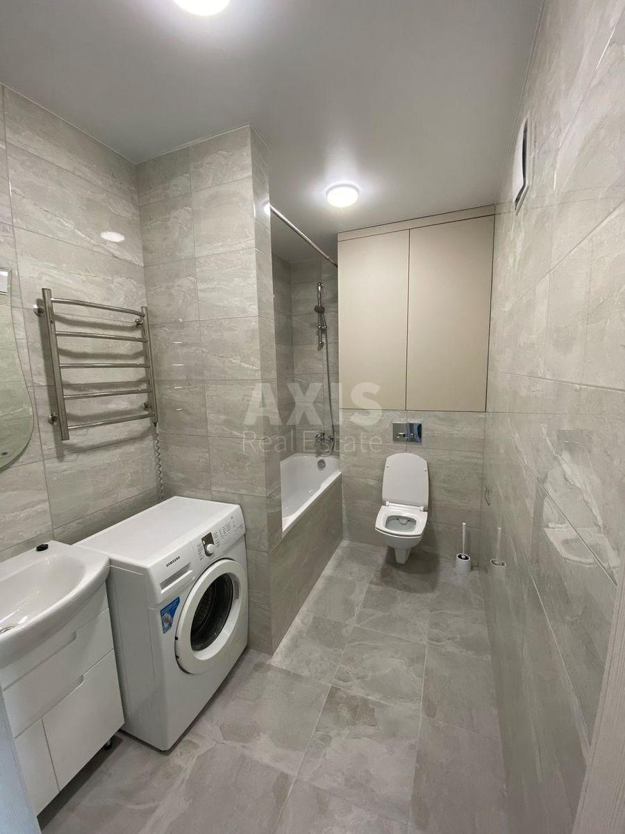 1k apartment vul. Sverstjuka Jevgena 43