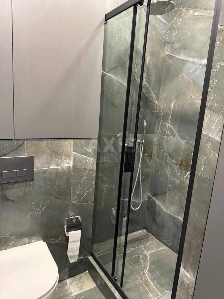 3k apartment vul. Kadets'kyj gaj 106