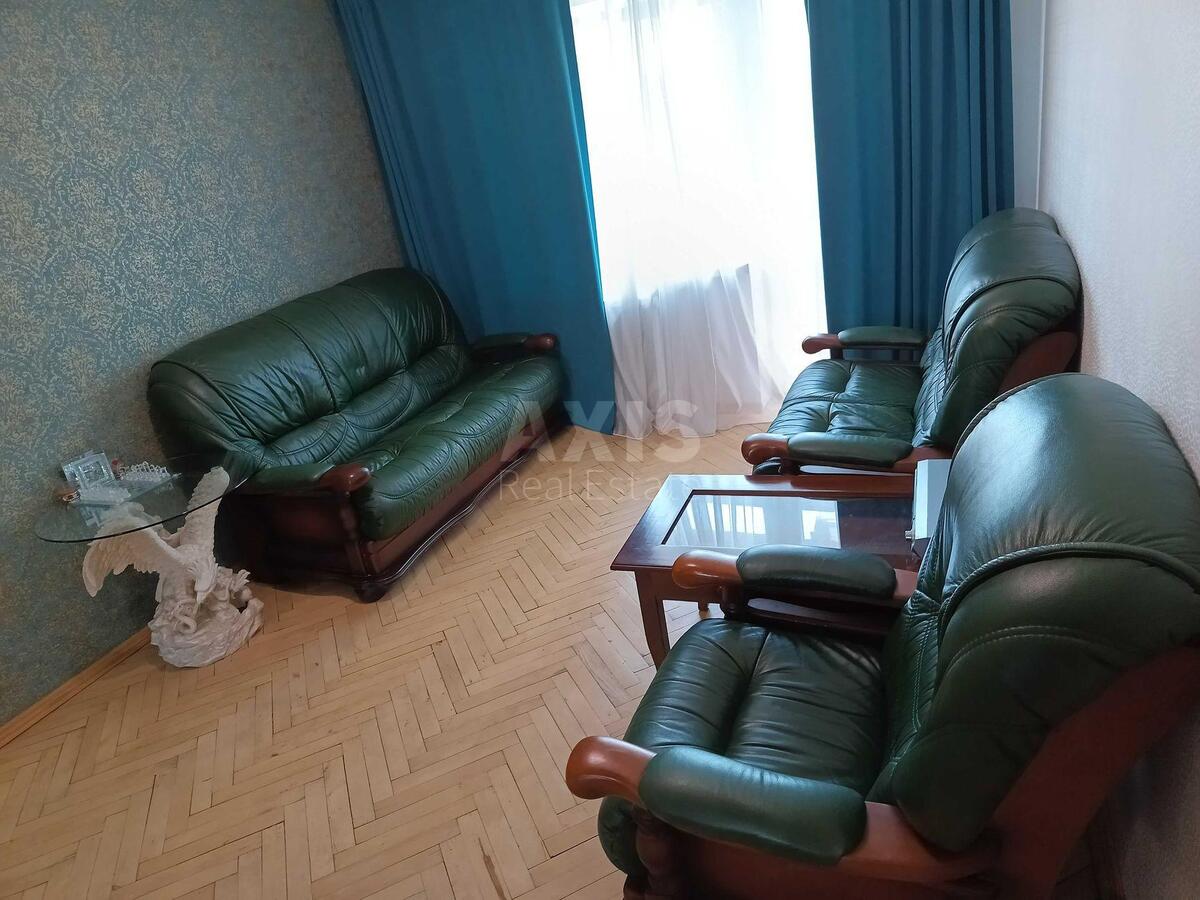 2к квартира ул. Строителей 18572060