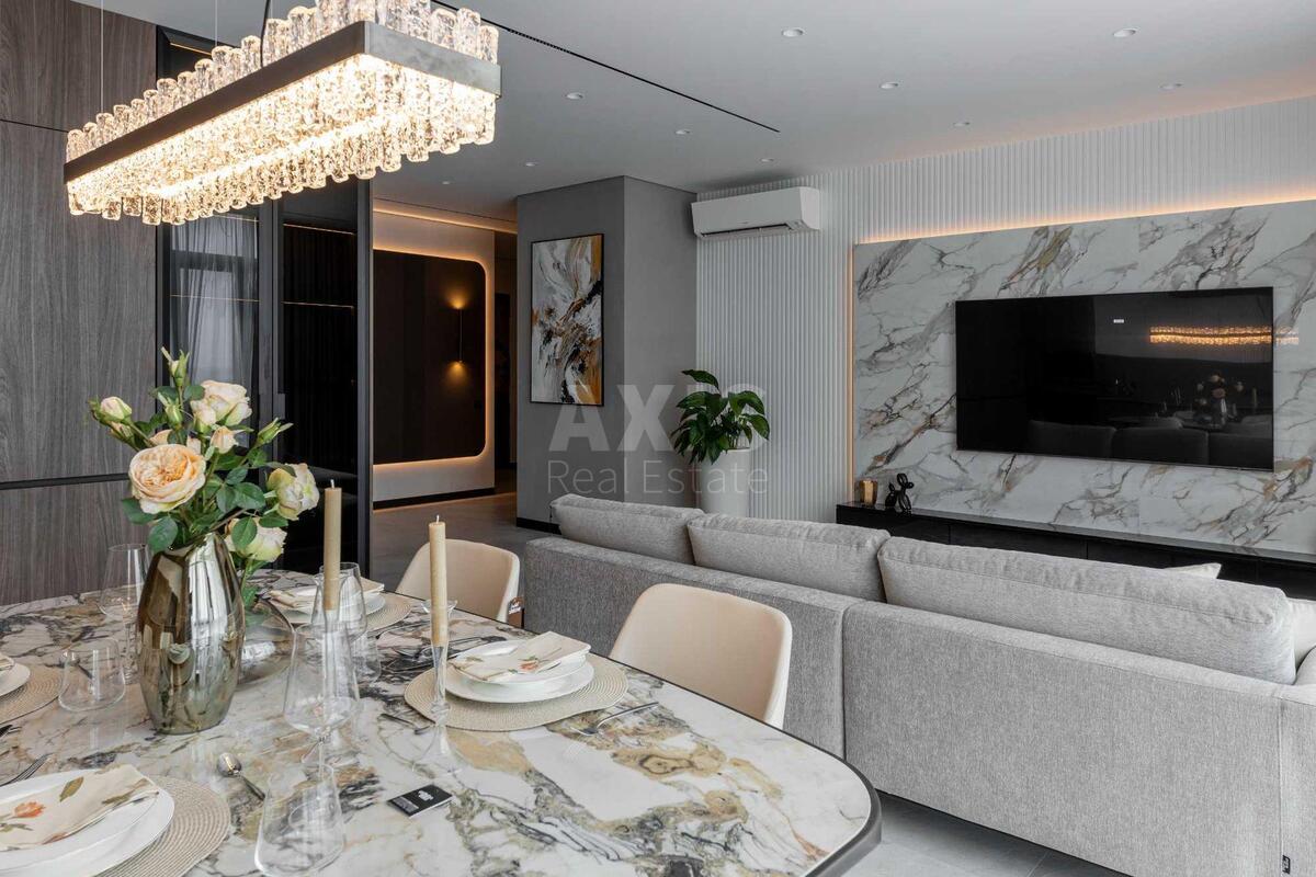 4k apartment vul. Dragomyrova Myhajla 181