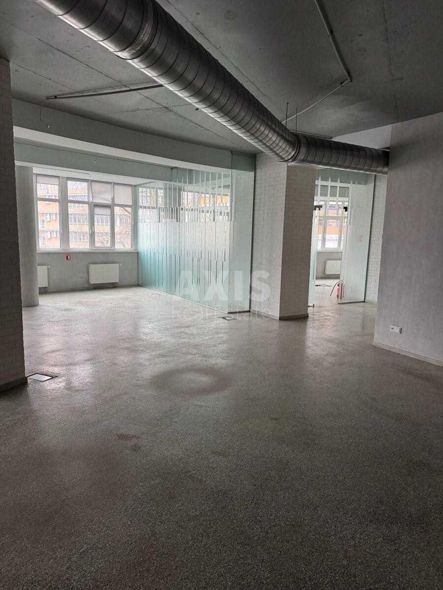 Office vul. Jevgena Konoval'cja 32Б, 700m24
