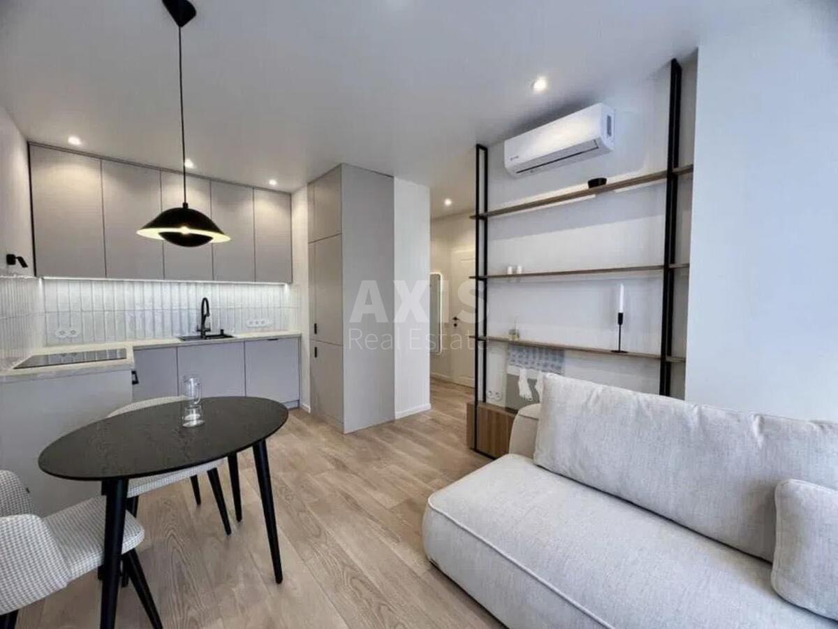 1k apartment bul. Ryl's'kogo Tadeja 1