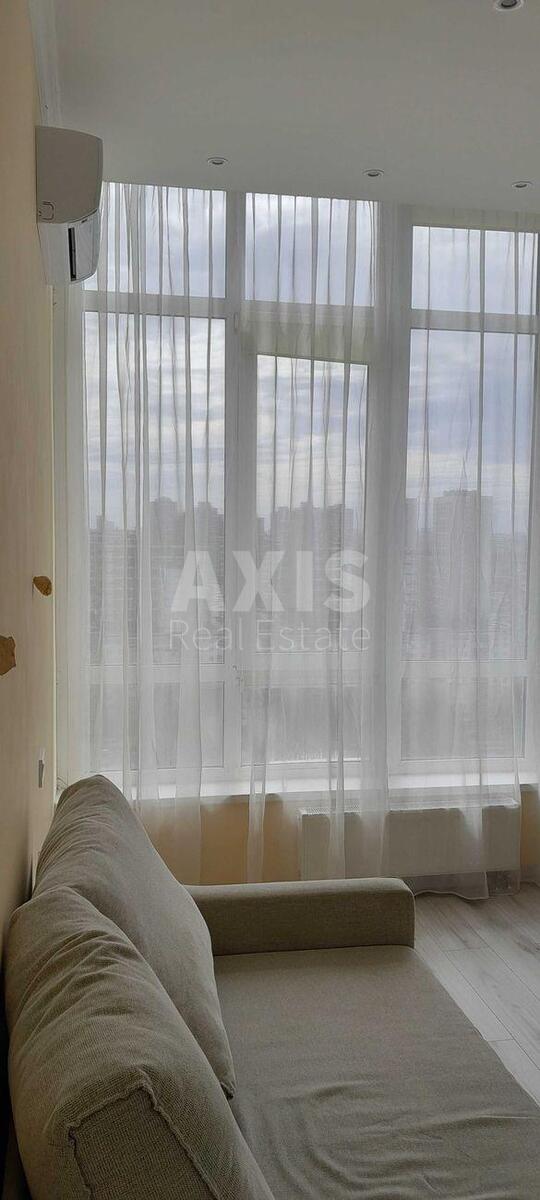 1k apartment vul. Svitlyc'kogo 352