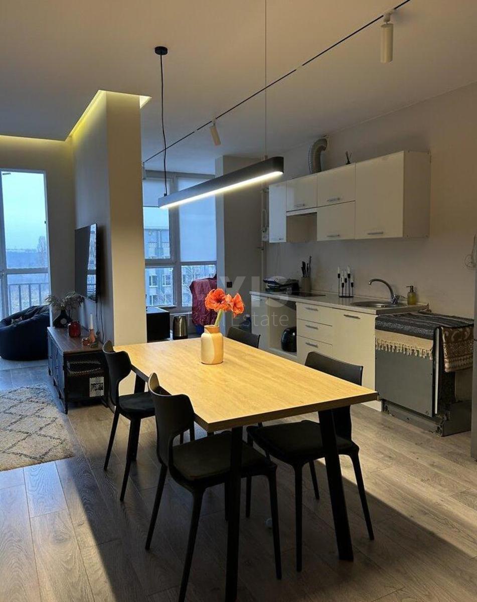 2k apartment vul. Metrologichna 1090