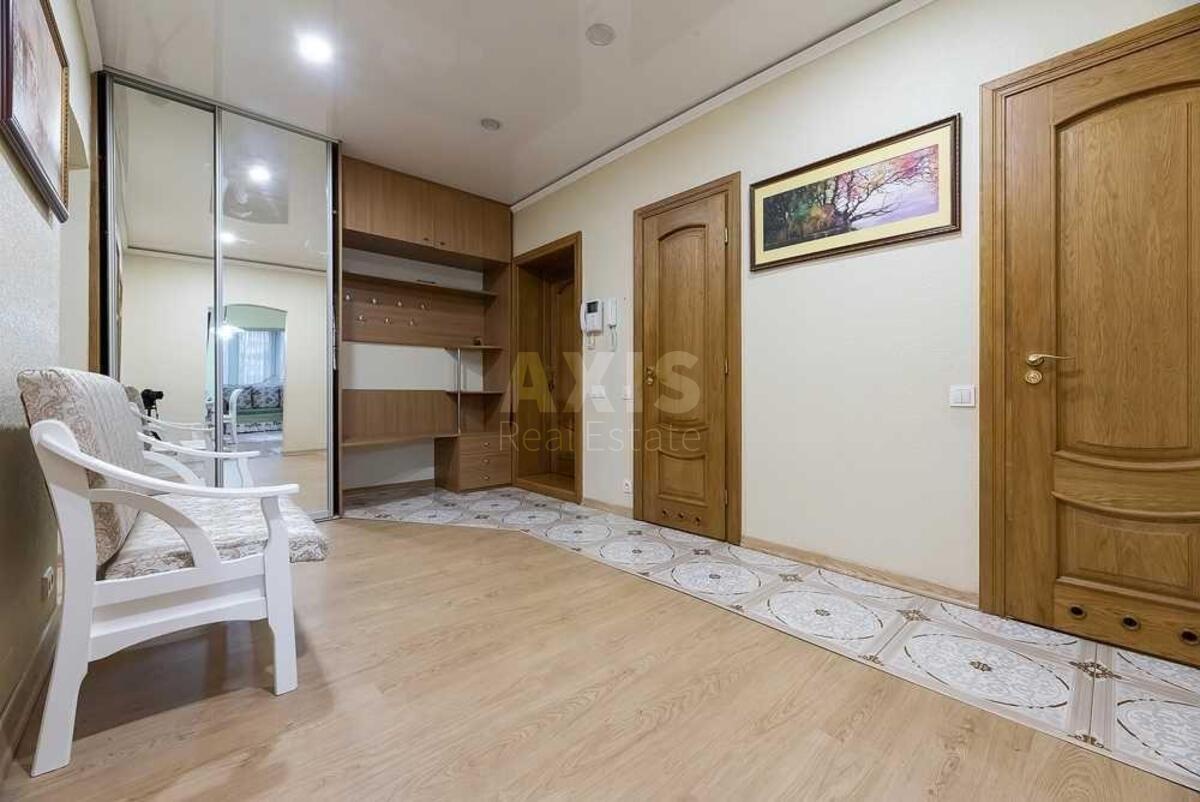 3k apartment vul. Dragomanova 40Ж