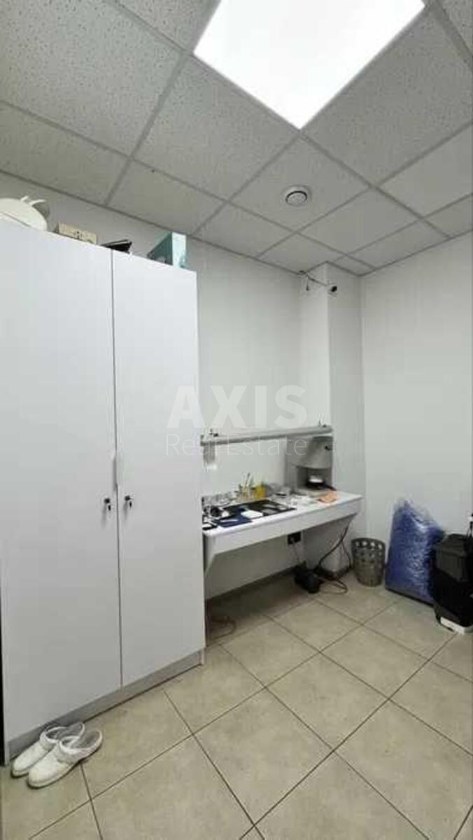 Объект торговли ул. Василия Тютюнника 51/1А, 138м25876610