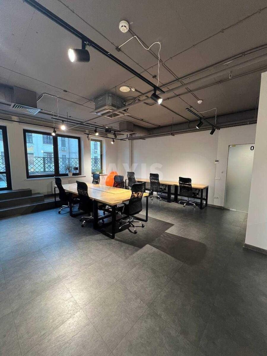 Office vul. Jaroslavs'ka 1/3, 460m22