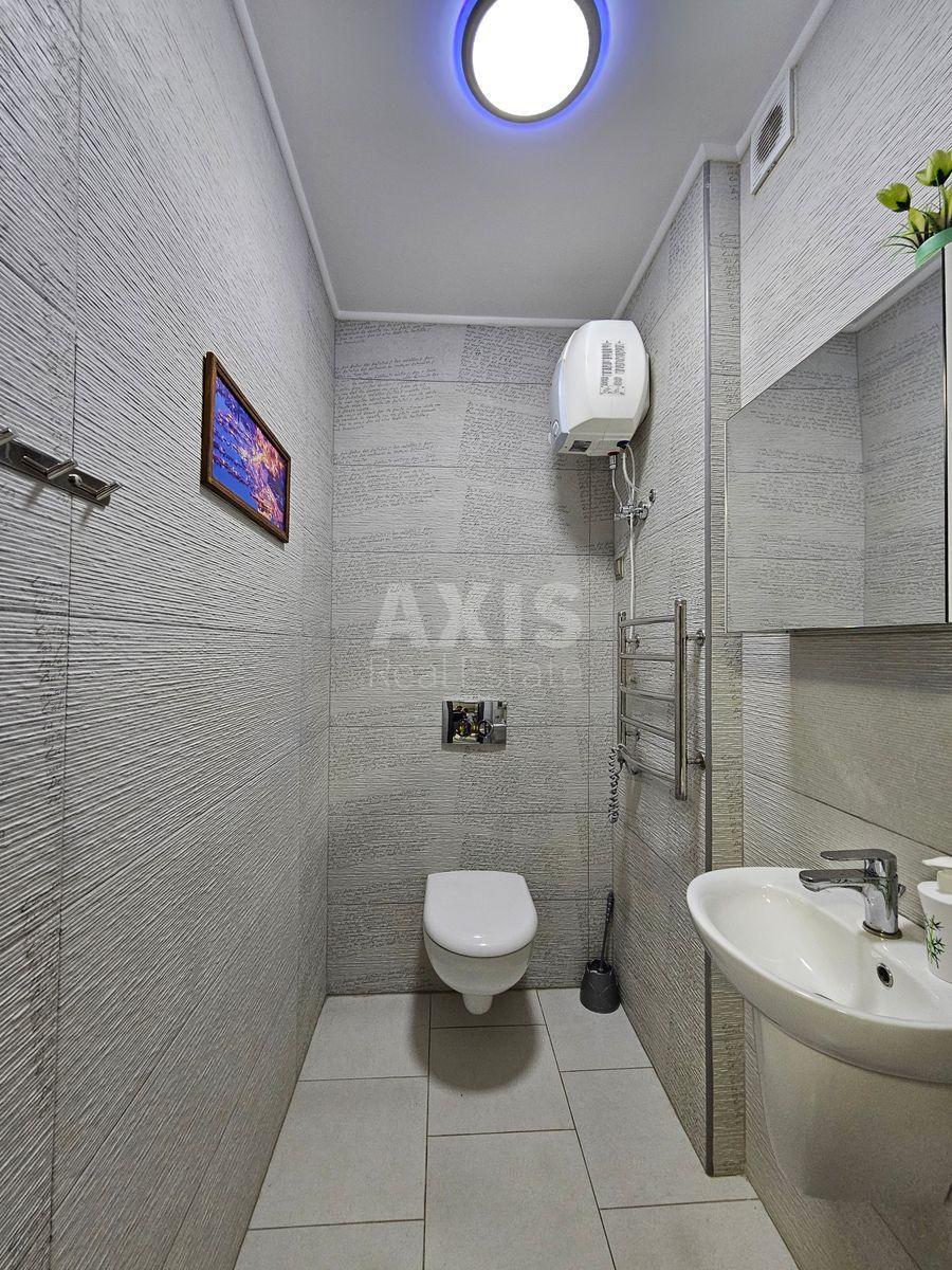 3k apartment vul. Oleny Pchilky 810