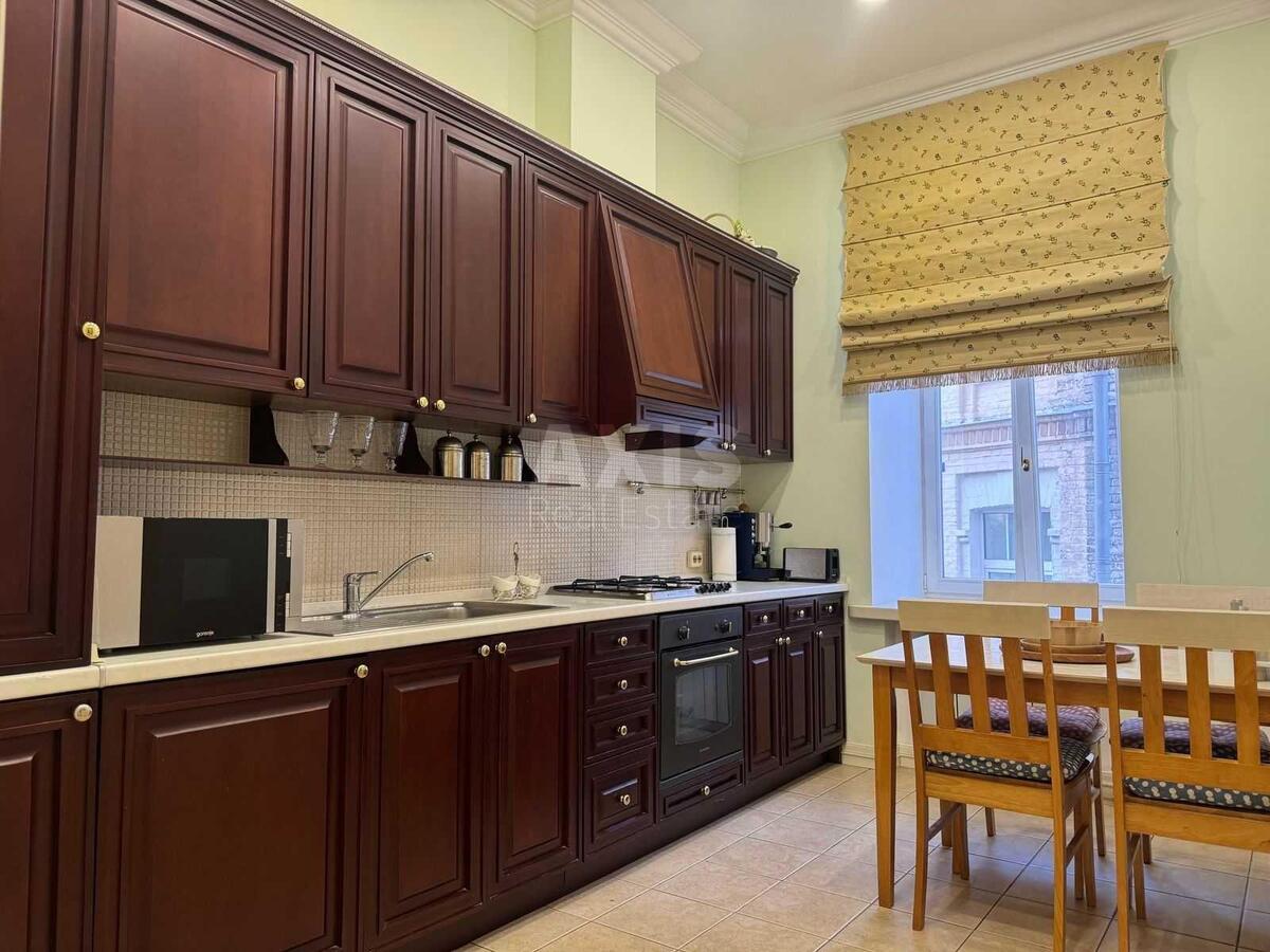 2k apartment vul. Pivnichno-Syrec'ka 1