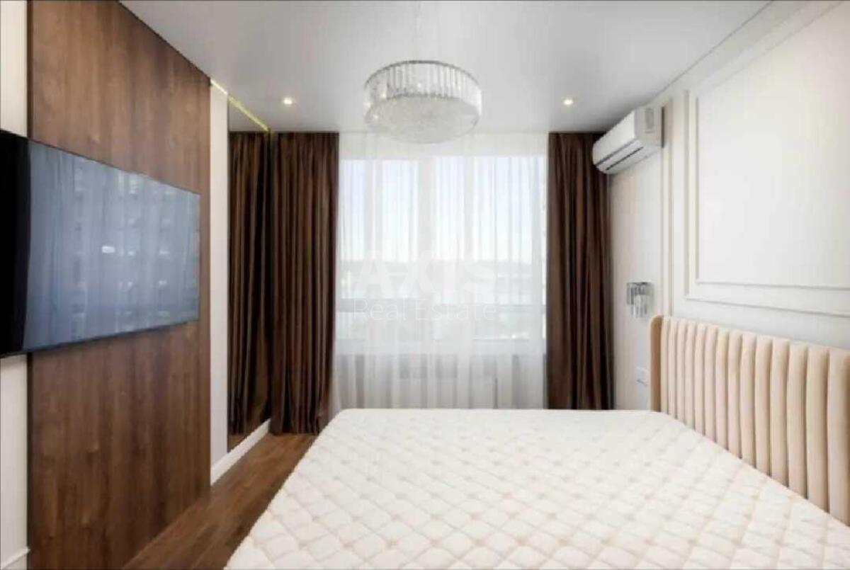 1k apartment nab. Dniprovs'ka 15Є598355