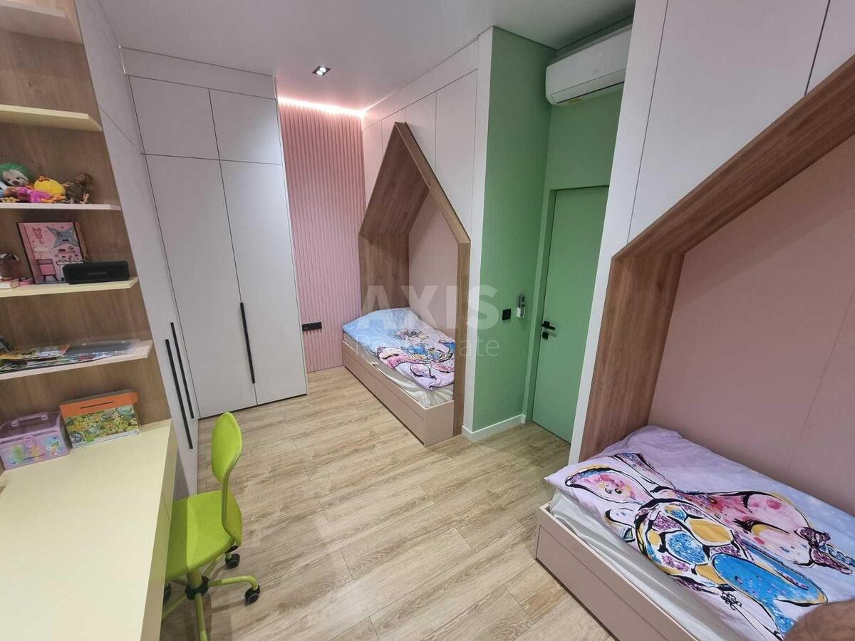 4k apartment vul. Nagirna 18/163