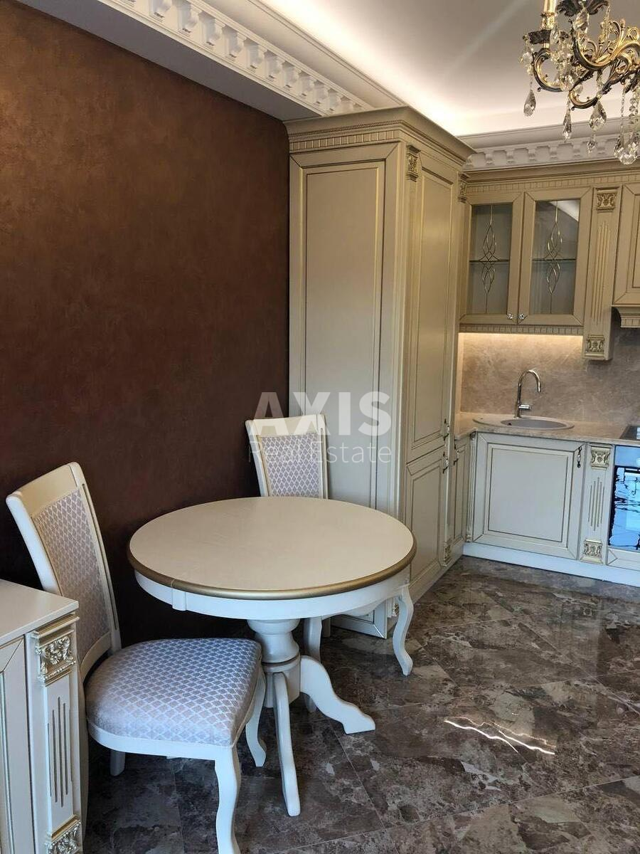 2k apartment vul. Myhajla Maksymovycha 241