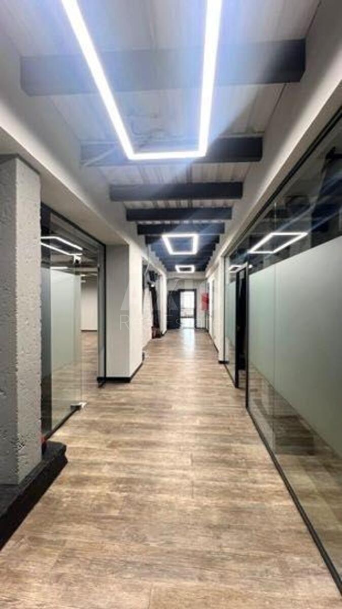 Trade object bul. Shevchenka Tarasa 2, 300m2