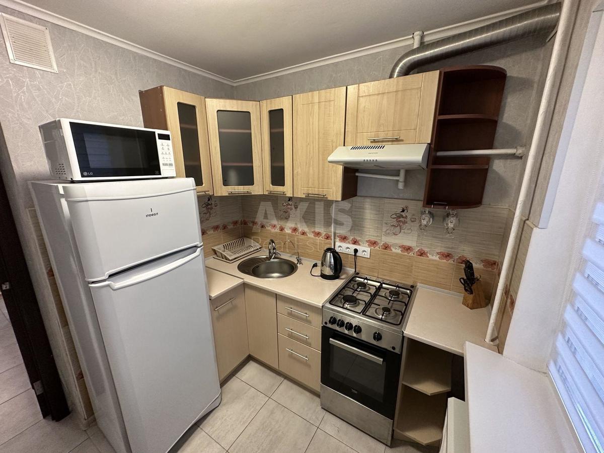 2k apartment vul. Kotel'nykova Myhajla 45