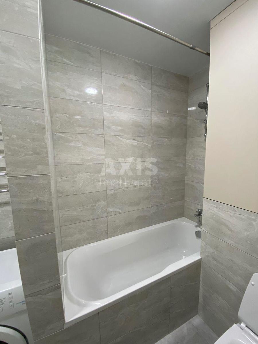 1k apartment vul. Sverstjuka Jevgena 44