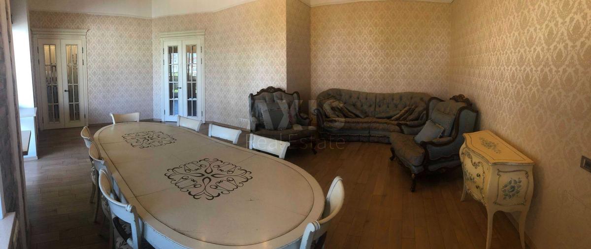 5k apartment uzv. Krutyj 57