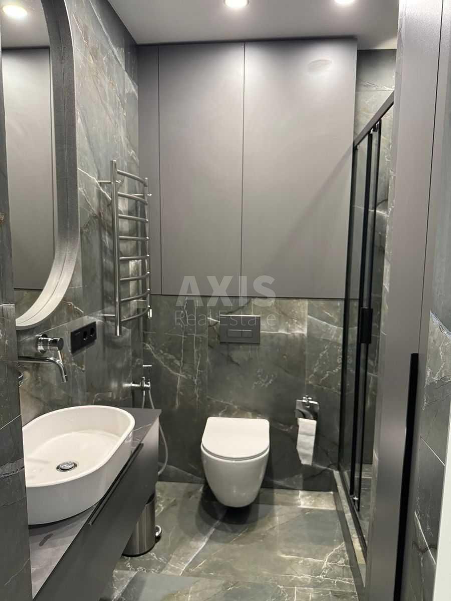 3k apartment vul. Kadets'kyj gaj 107