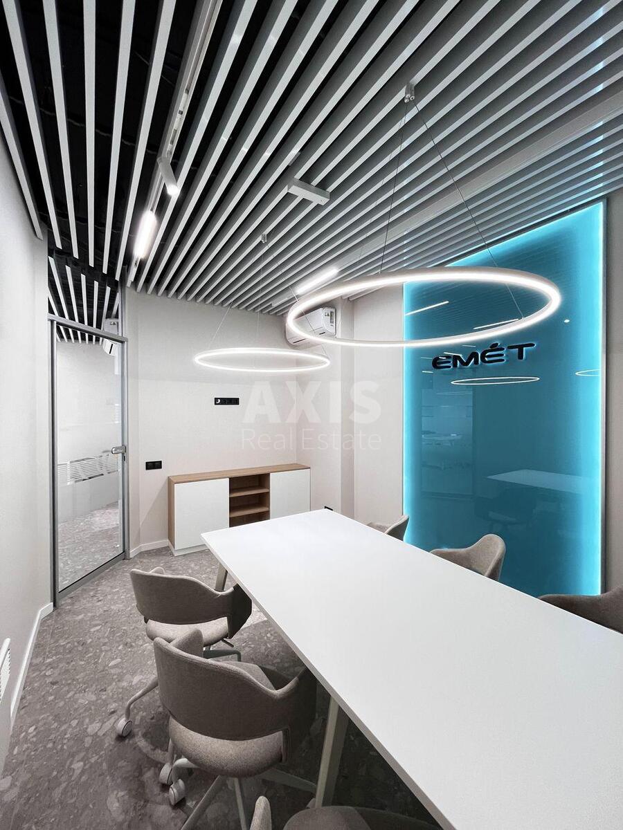 Office vul. Dragomyrova Myhajla 14А, 117m2568203