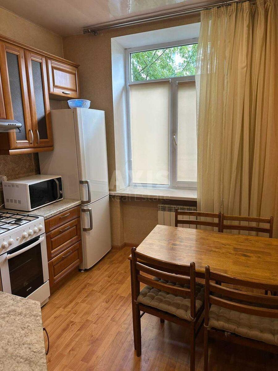2k apartment vul. Ljuterans'ka 7/10