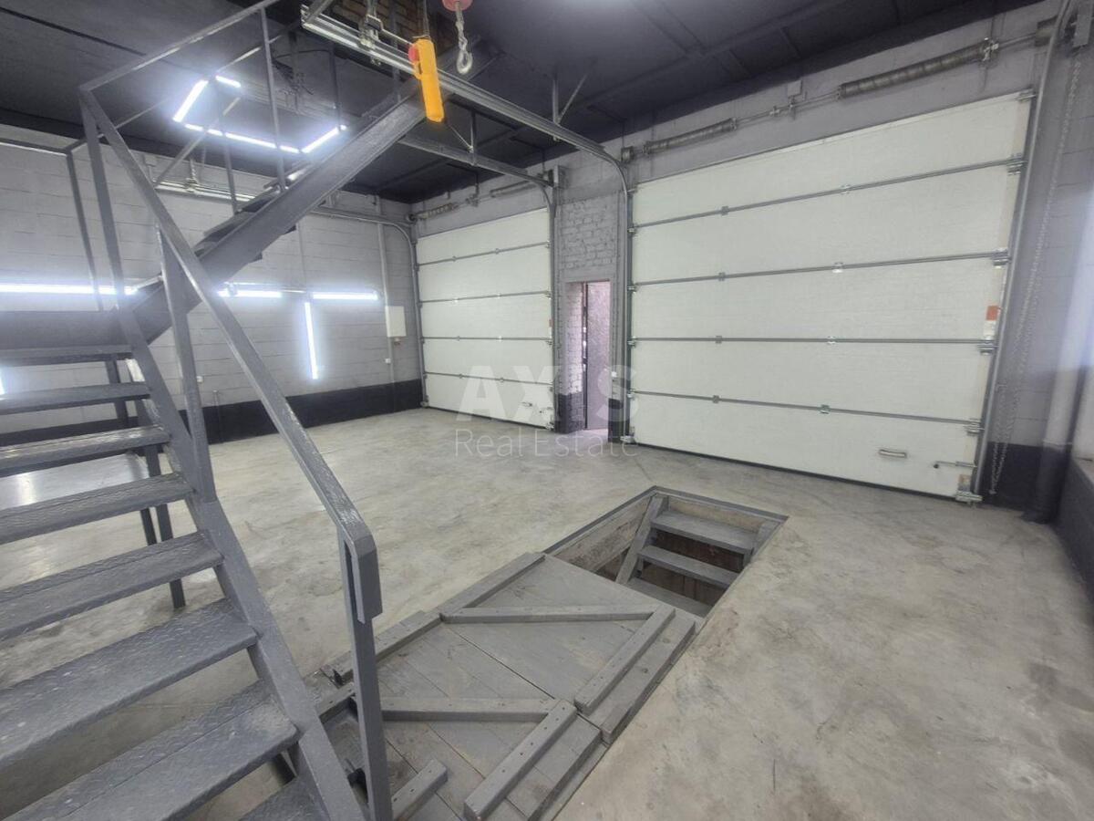 Service object dor. Velyka Kil'ceva 4, 280m2625169