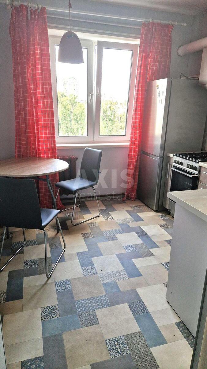 2к квартира ул. Бурмистенко 12577351