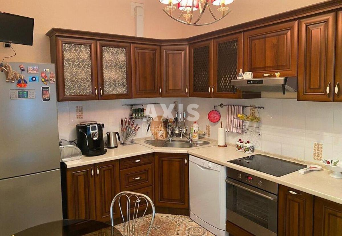 3k apartment vul. Sribnokil's'ka 2А