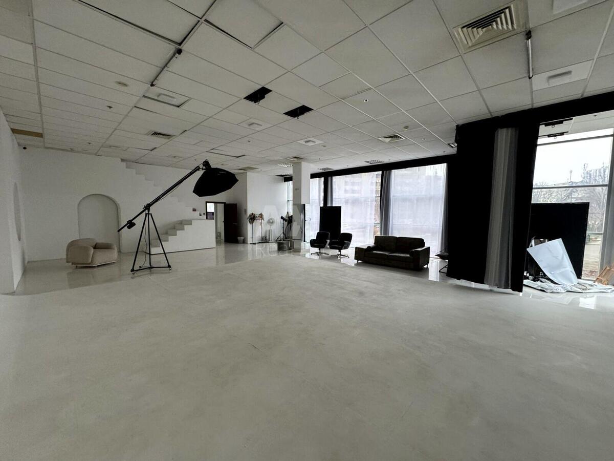 Office pl. L'vivs'ka 8, 677m2634304