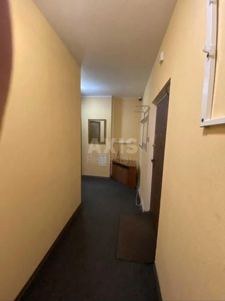 Office vul. Okipnoi' Rai'sy 8, 90m28