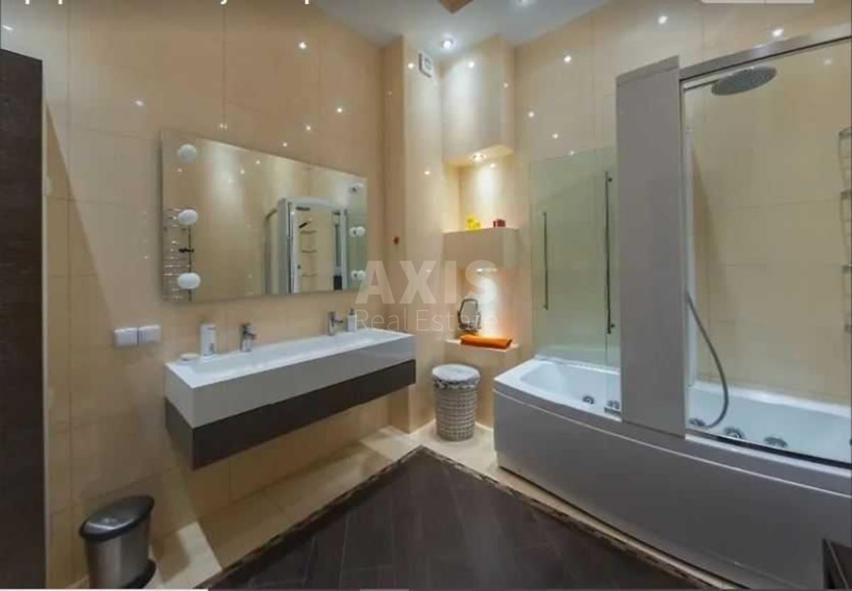 4k apartment vul. Ljuterans'ka 10А8