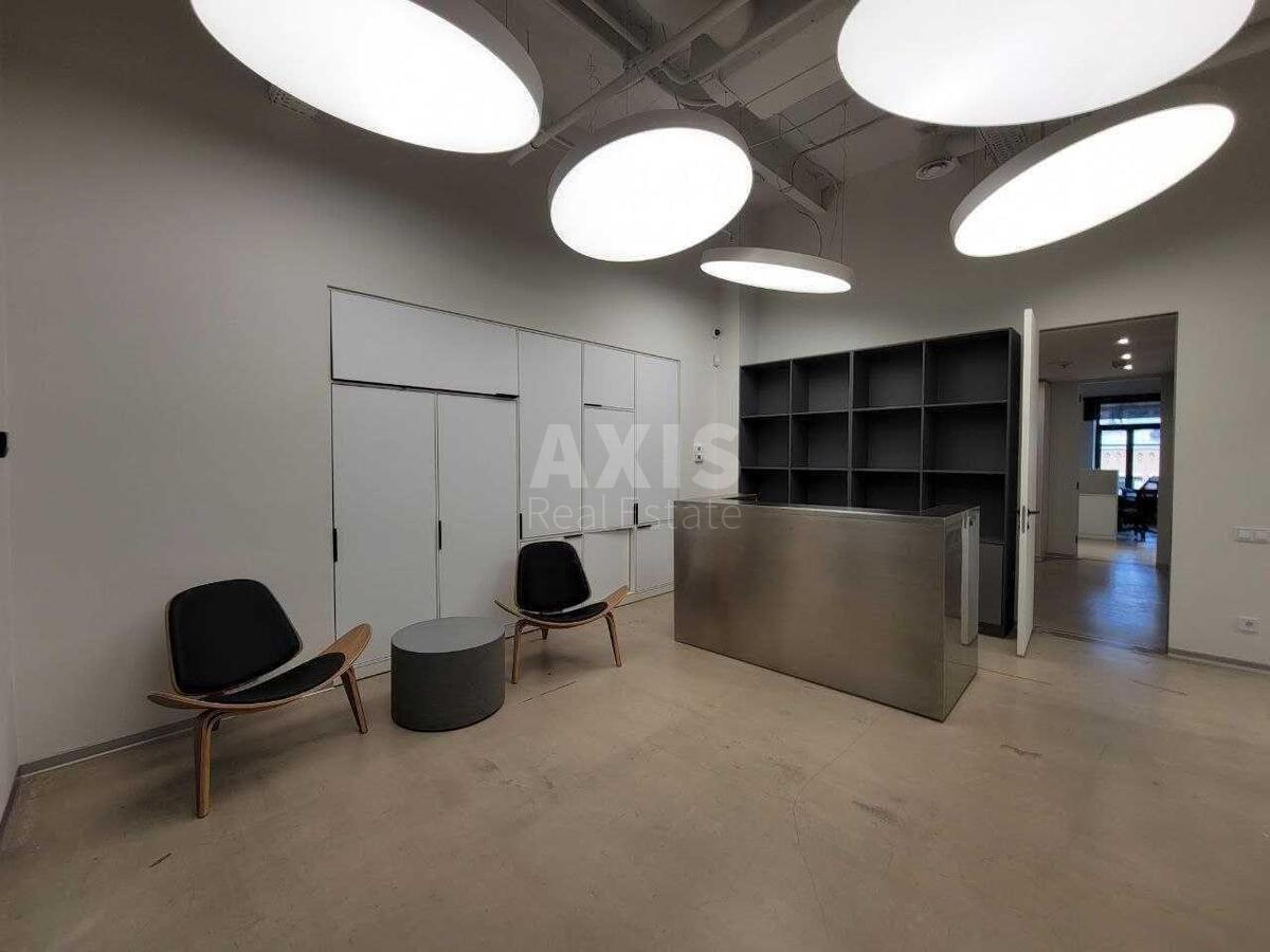 Office vul. Basejna 1/3, 269m23