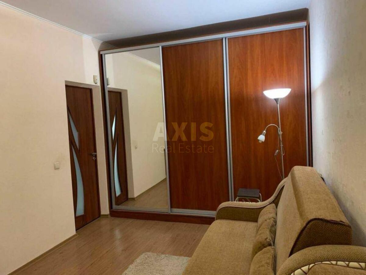 2k apartment vul. Kravchenka Mykoly 10/125