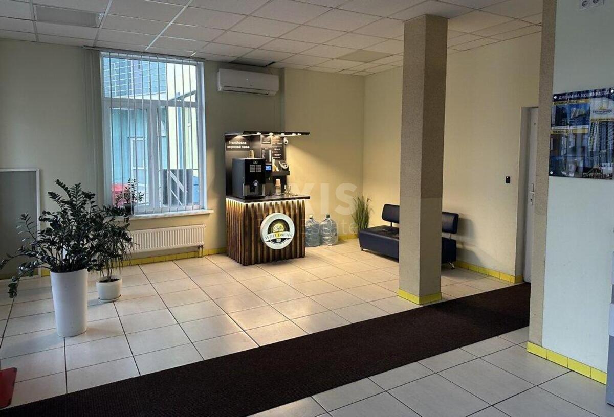 1k apartment vul. Svitlyc'kogo 353