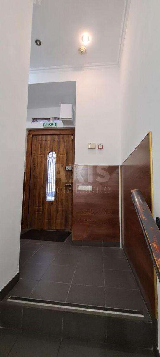 Trade object vul. Obolons'ka 9, 150m2596424