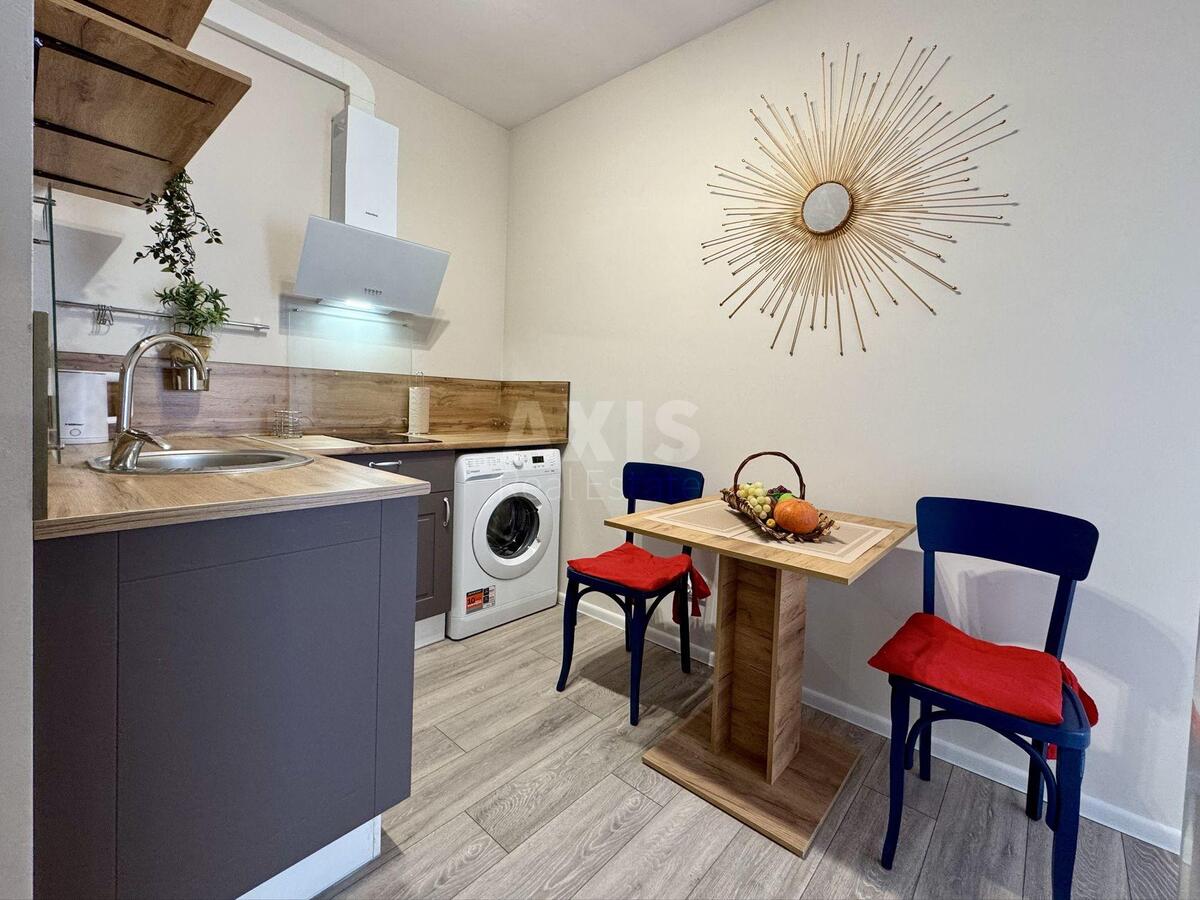 2k apartment vul. Pivnichno-Syrec'ka 2