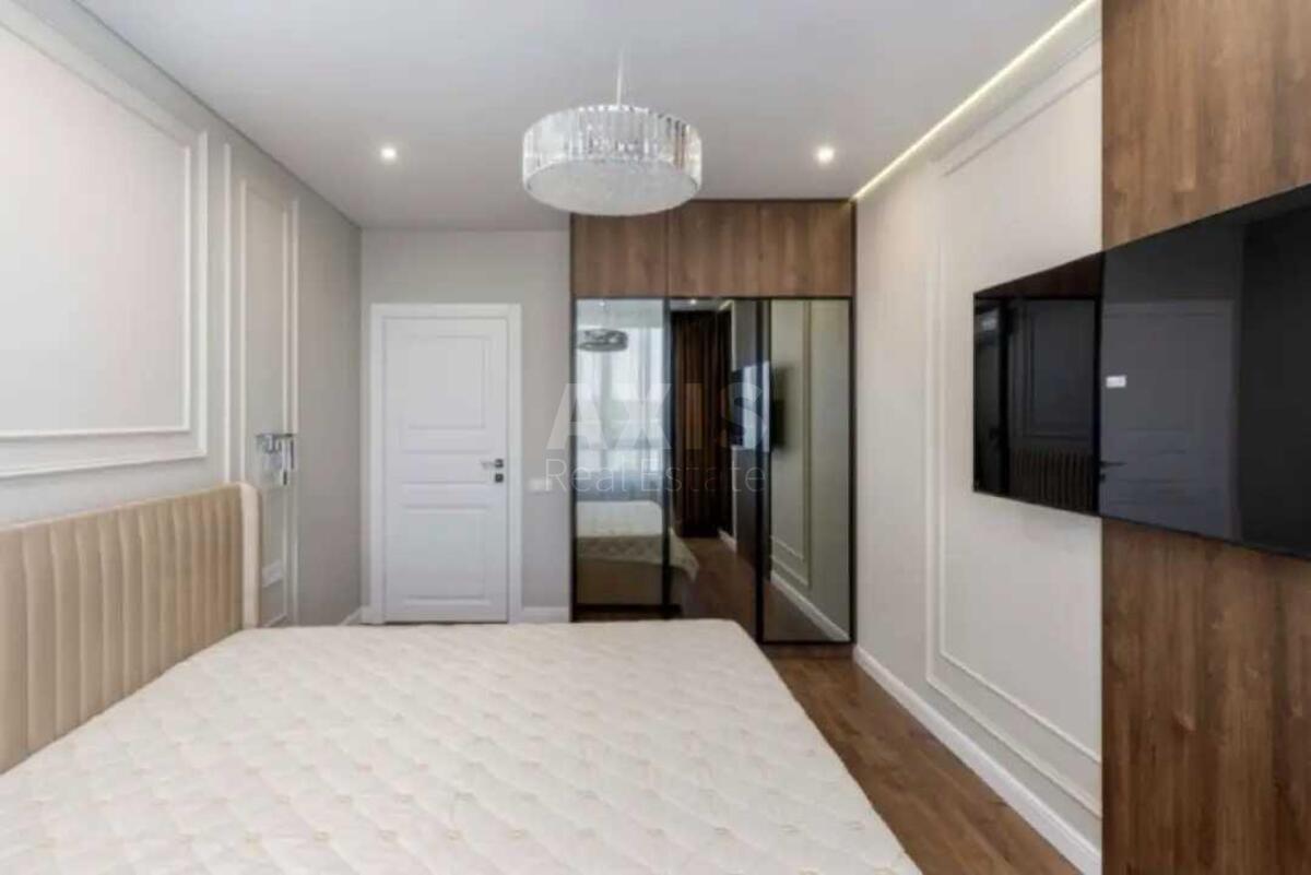 1k apartment nab. Dniprovs'ka 15Є598356