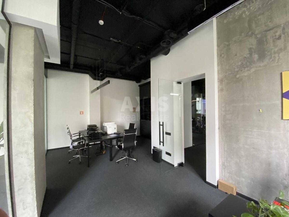 Office vul. Antonovycha 74, 680m2598516