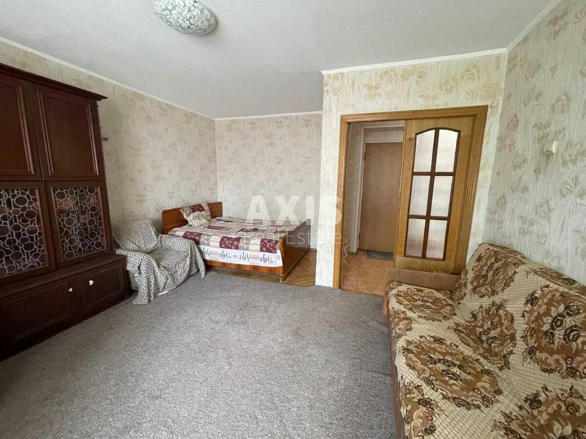 1k apartment shose Strategichne 17544402
