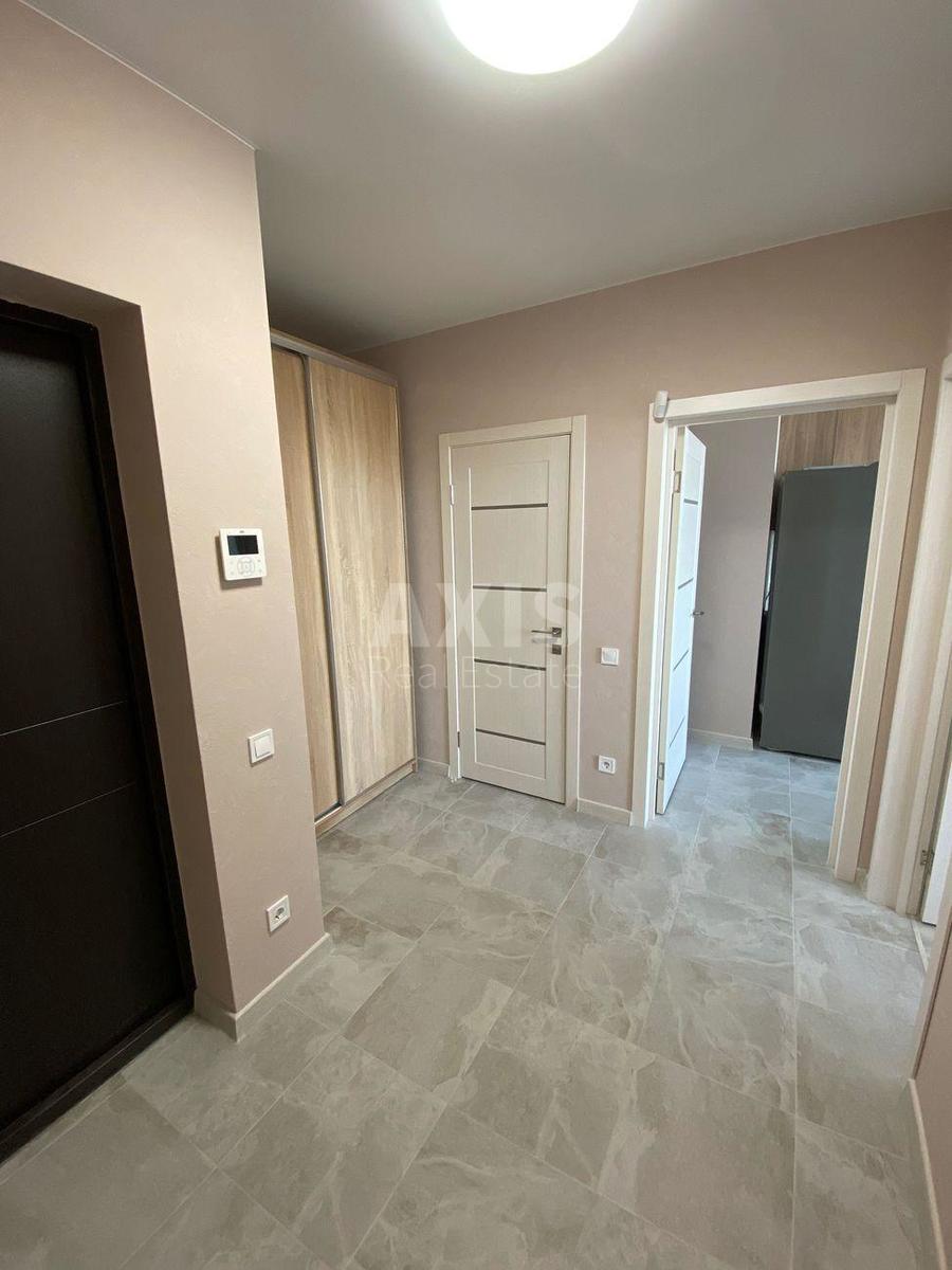 1k apartment vul. Sverstjuka Jevgena 45