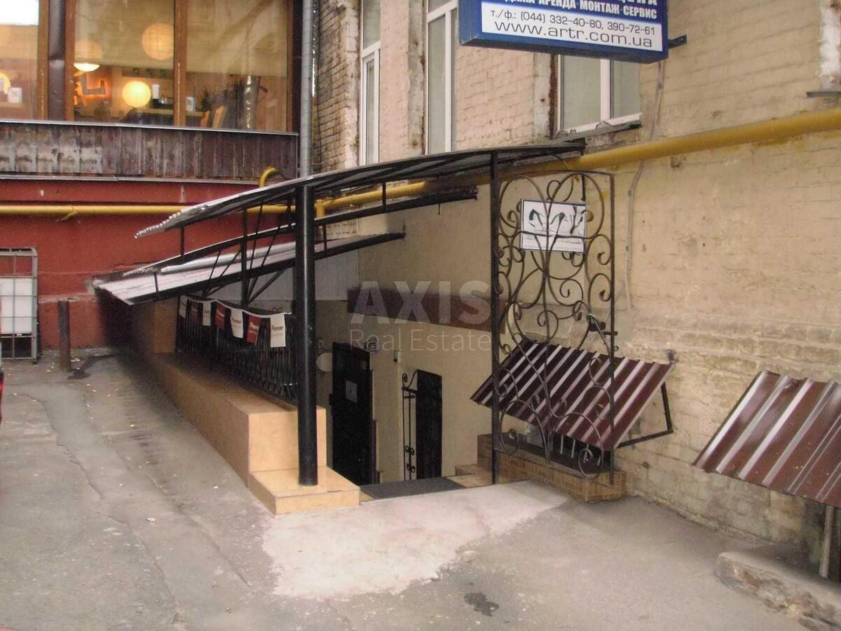 Trade object vul. Dragomyrova Myhajla 14А, 100m2