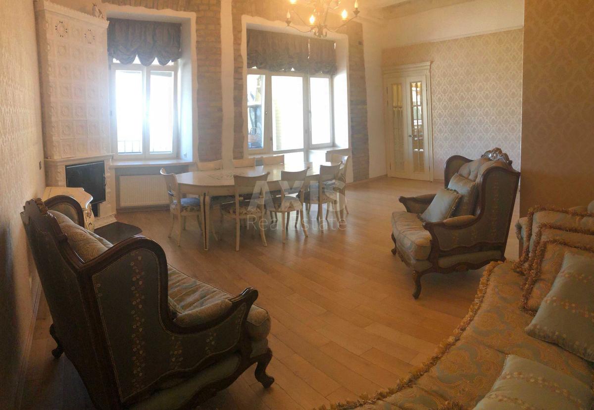 5k apartment uzv. Krutyj 58