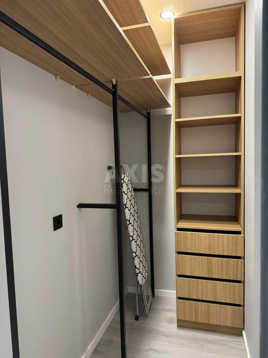 3k apartment vul. Kadets'kyj gaj 108