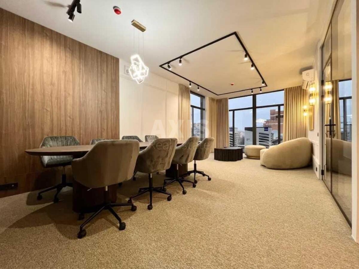 Office vul. Bul'varno-Kudrjavs'ka 15, 171m2