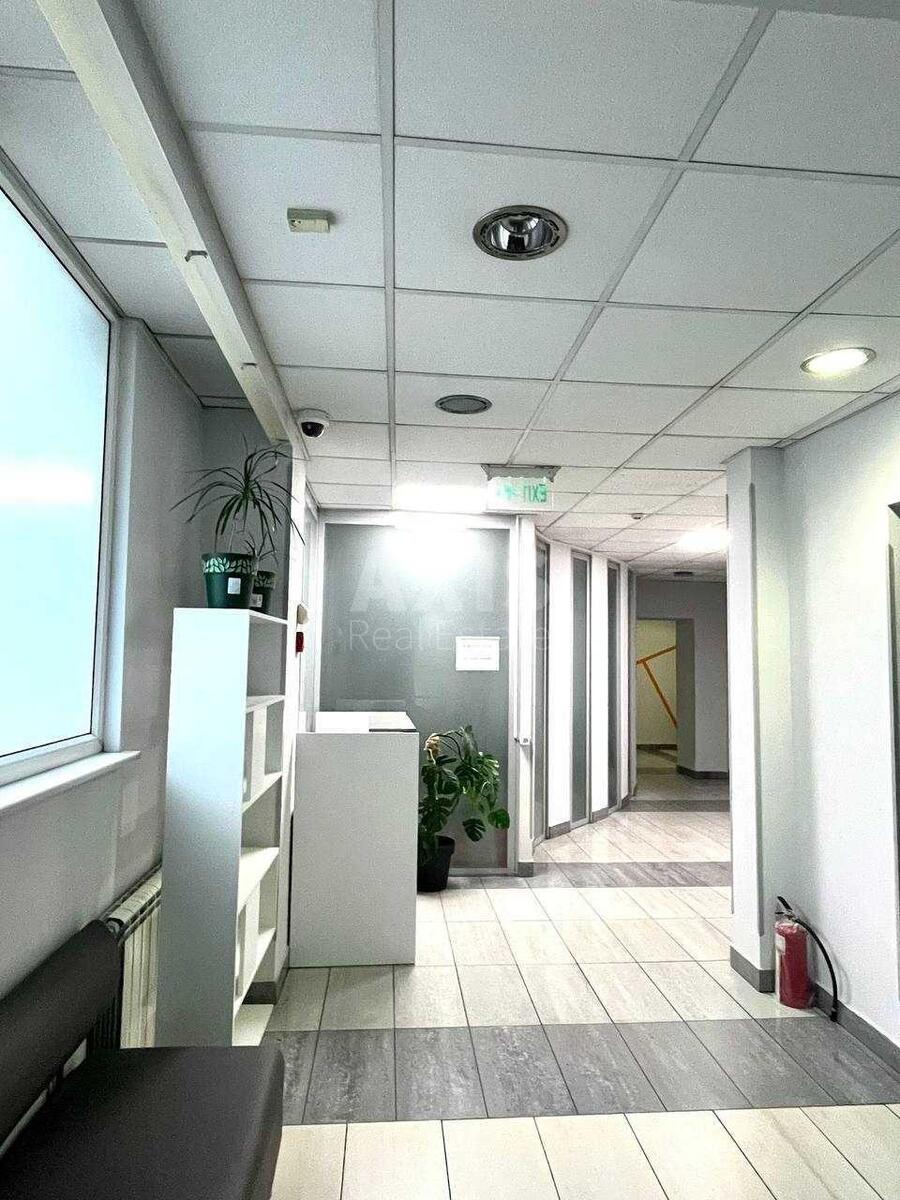 Office bul. Lesi Ukrai'nky 6, 60m2