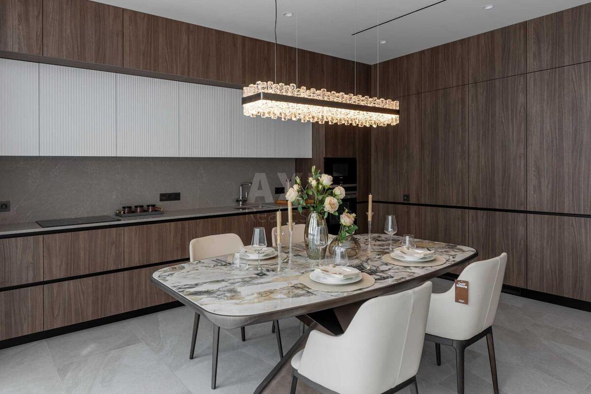 4k apartment vul. Dragomyrova Myhajla 183