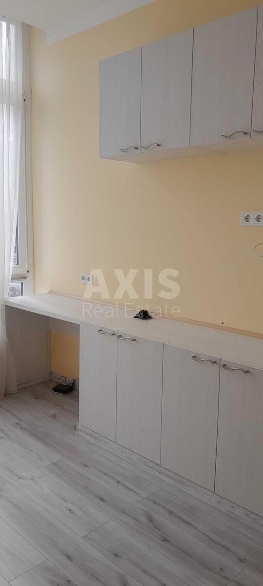 1k apartment vul. Svitlyc'kogo 354